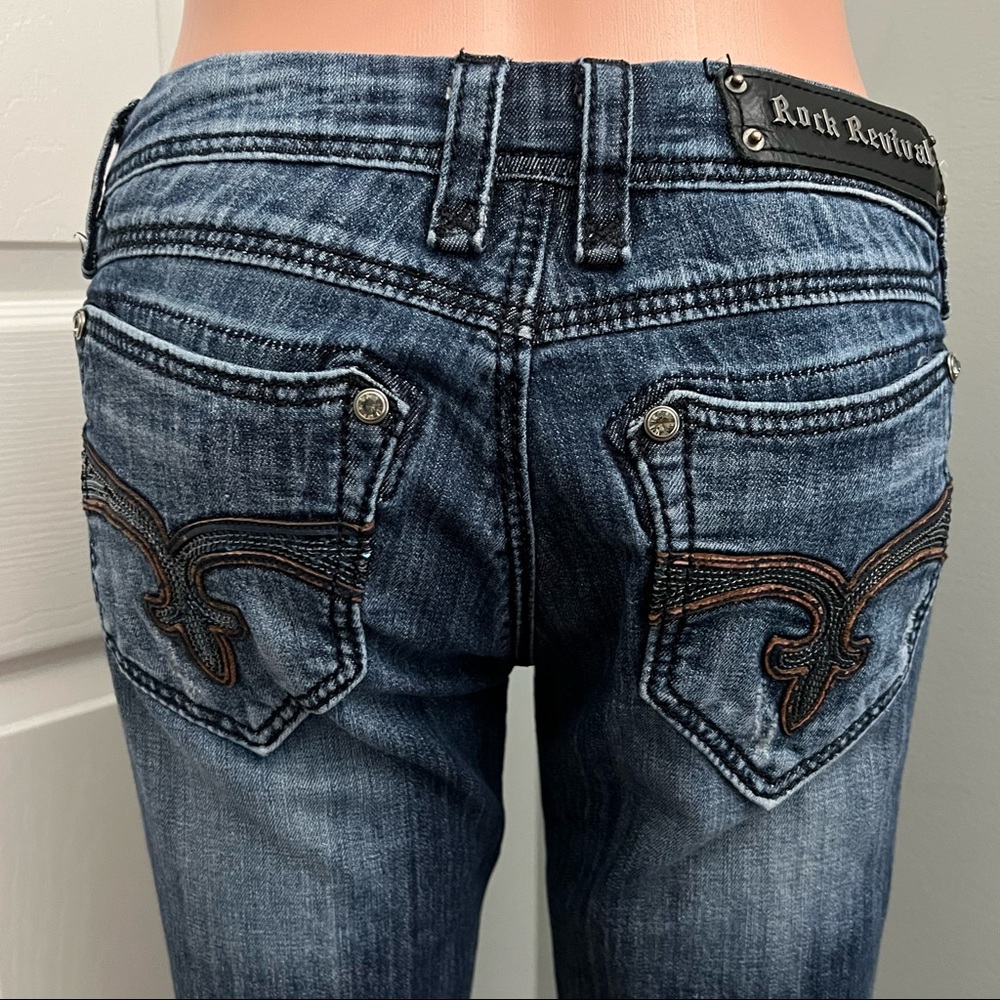 Rock Revival Medium Wash Low Rise Charlotte Flare Size 28